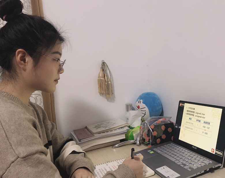02-02-互联网金融与大数据技术综合实验班c语言程序与设计(1)_副本.jpg